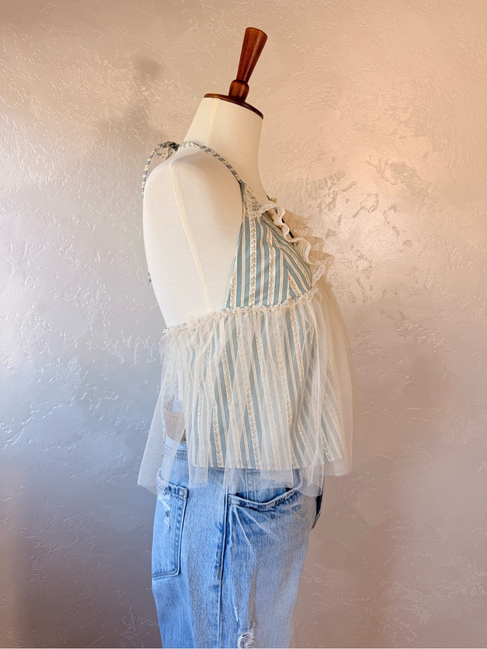 ONE-OF-A-KIND HANDMADE VINTAGE-FABRIC HALTER TOP 🩵 XS - Picture 5 of 16